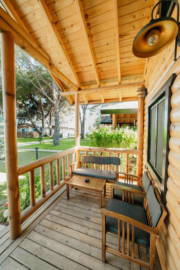 Pino Mar Luxury Bungalows Ердек Екстериор снимка